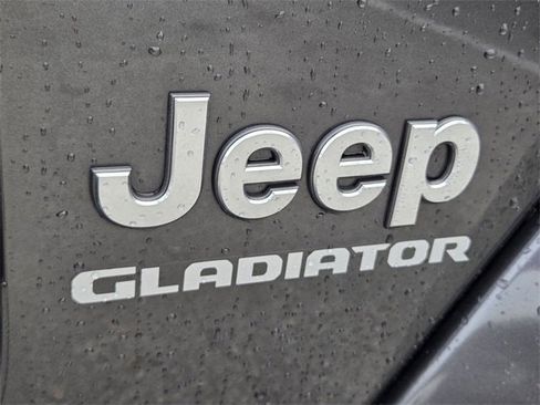 Used 2020 Jeep Gladiator Overland w/ Popular Equipment Package image 23