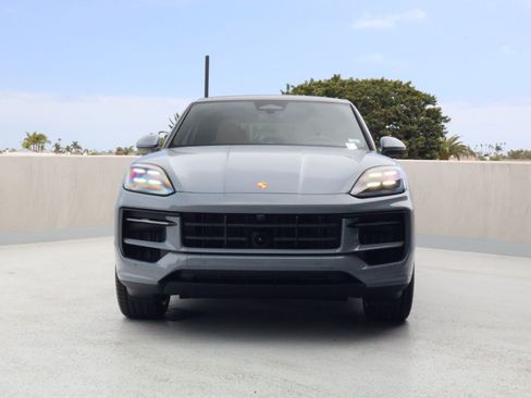New 2026 Porsche Cayenne Coupe AWD/4WD image 6
