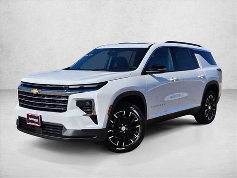 New 2026 Chevrolet Traverse LT image 1
