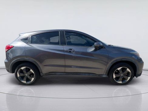 Used 2018 Honda HR-V EX image 2