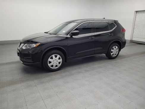 Used 2019 Nissan Rogue S image 2