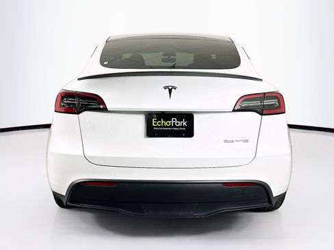 Used 2023 Tesla Model Y Performance image 7