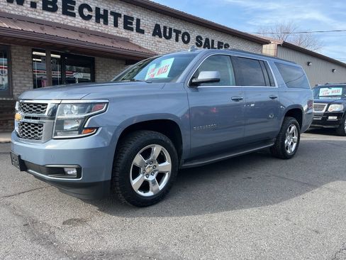 Used 2015 Chevrolet Suburban LT image 1