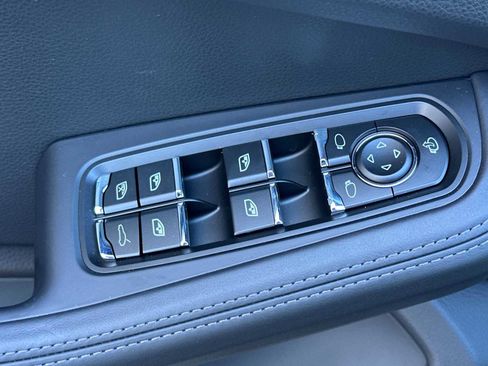 New 2026 Porsche Macan image 13