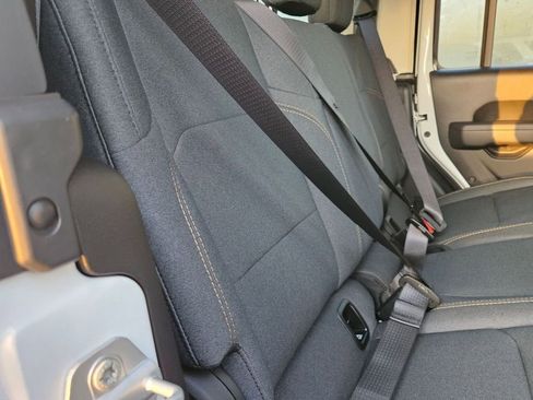 New 2025 Jeep Gladiator Sport image 28