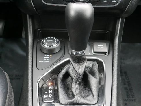 Used 2022 Jeep Cherokee Limited image 22