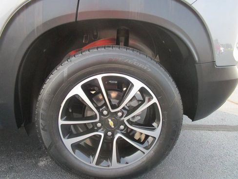 Certified 2024 Chevrolet TrailBlazer LT w/ LT Cold Weather Package image 2