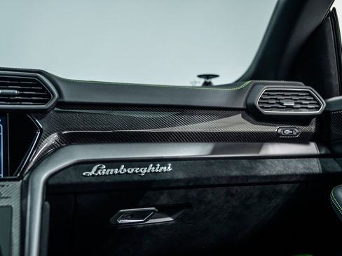 Used 2023 Lamborghini Urus Performante image 27