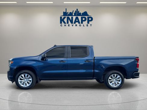 Used 2022 Chevrolet Silverado 1500 Custom RWD image 2