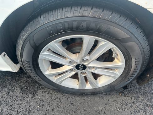 Used 2013 Hyundai Sonata GLS w/ Popular Equipment Pkg FWD image 30