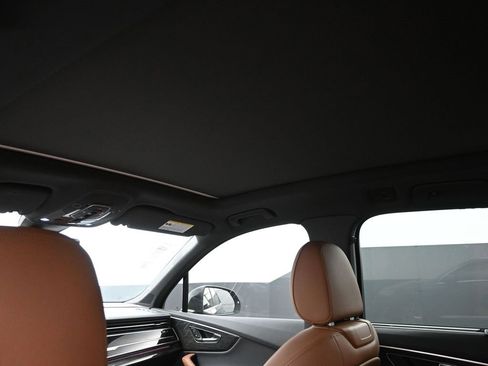 Used 2024 Audi Q7 2.0T Premium Plus w/ Premium Plus Package image 2