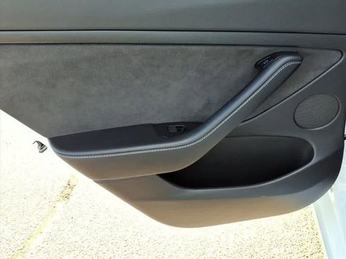 Used 2022 Tesla Model 3 Long Range image 9