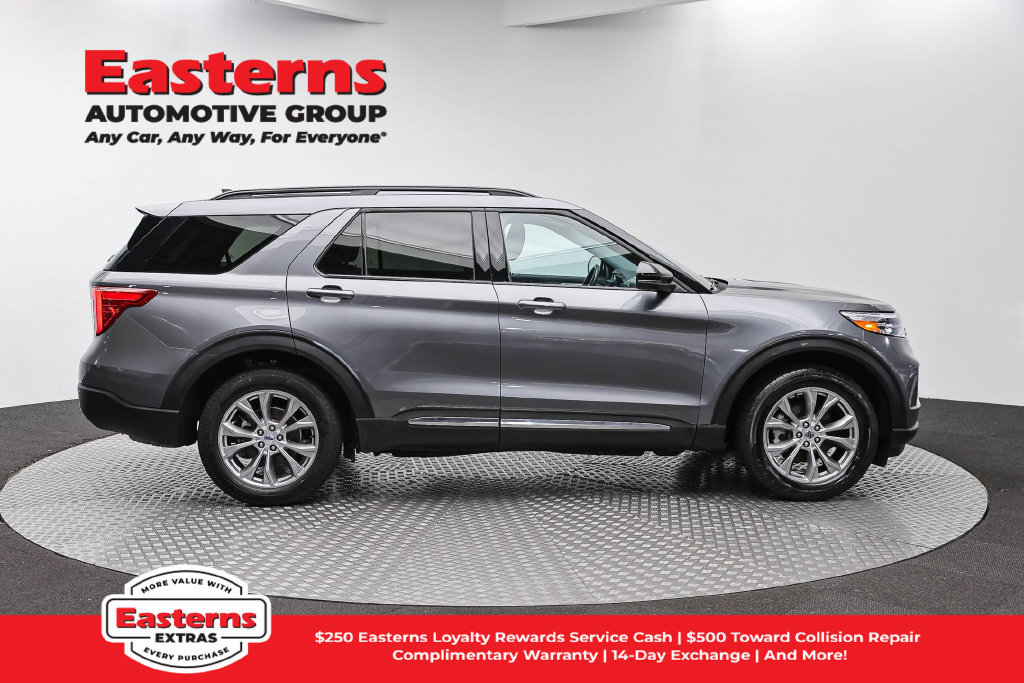 Used 2024 Ford Explorer XLT w/ Equipment Group 202A AWD/4WD image 5