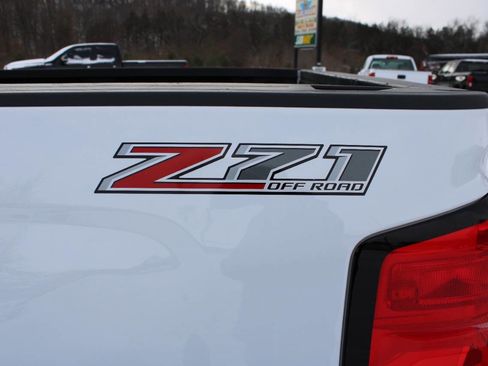 Used 2017 Chevrolet Silverado 1500 LT w/ Redline Edition image 11