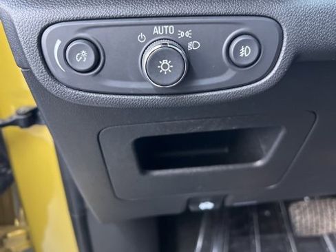 Used 2023 Chevrolet TrailBlazer RS w/ Sun and Liftgate Package image 19