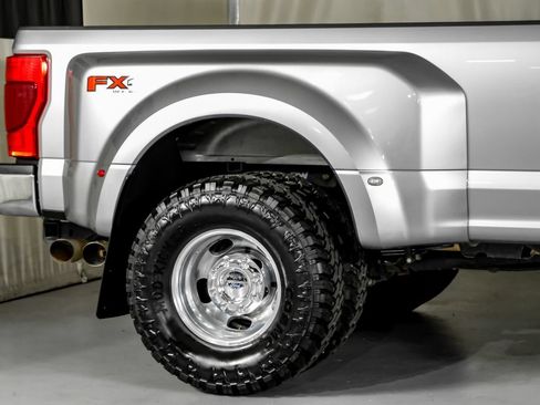 Used 2022 Ford F350 Lariat w/ Lariat Ultimate Package AWD/4WD image 6