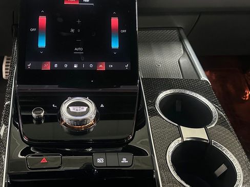 Used 2025 Cadillac Escalade V image 17