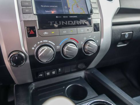 Used 2020 Toyota Tundra SR5 w/ SR5 Upgrade Package AWD/4WD image 21