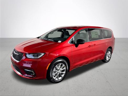New 2026 Chrysler Pacifica Select AWD/4WD image 2