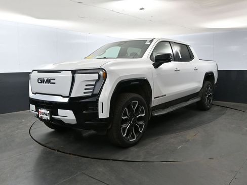 New 2025 GMC Sierra EV Denali image 7
