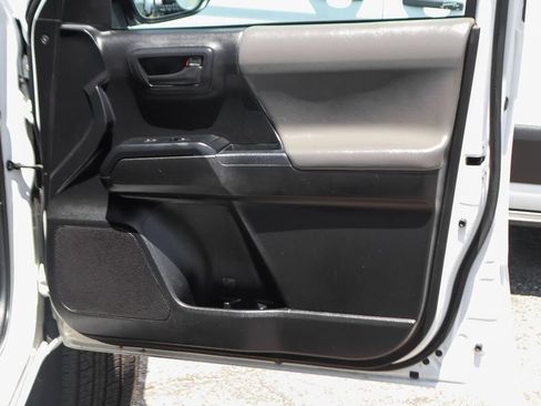 Used 2020 Toyota Tacoma SR w/ SR Convenience Package RWD image 37