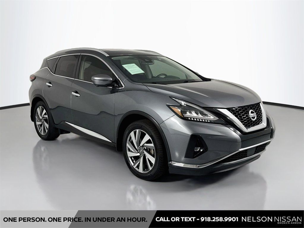 Used 2020 Nissan Murano SL w/ Moonroof Package FWD image 3