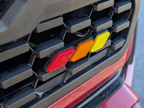 Used 2017 Toyota Tacoma SR image 19