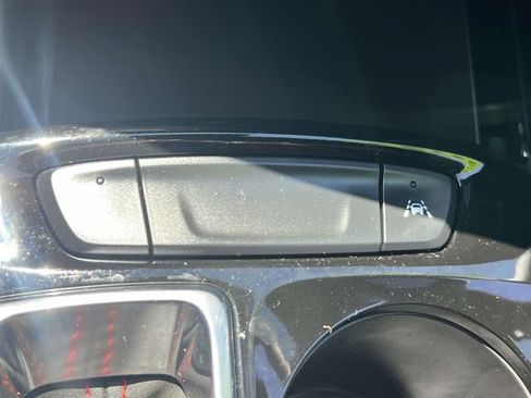 Used 2024 Chevrolet Trax RS FWD image 29