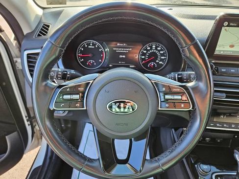 Used 2021 Kia Seltos SX w/ SX Sunroof Package AWD/4WD image 30