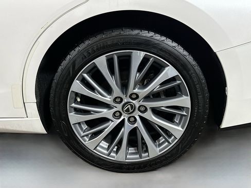 Used 2019 Lexus ES 350 w/ Premium Package FWD image 29