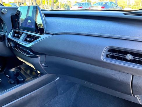 Used 2023 Lexus UX 250h FWD image 17