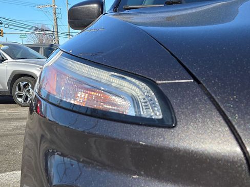 Used 2018 Jeep Cherokee Latitude Plus image 33