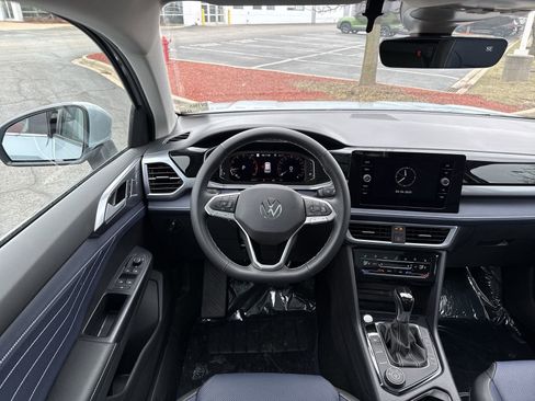 Used 2025 Volkswagen Taos SEL image 17