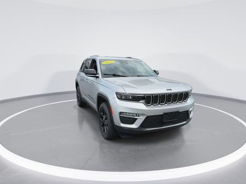 Used 2022 Jeep Grand Cherokee Limited AWD/4WD image 3