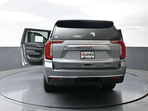Used 2023 GMC Yukon XL SLT image 61