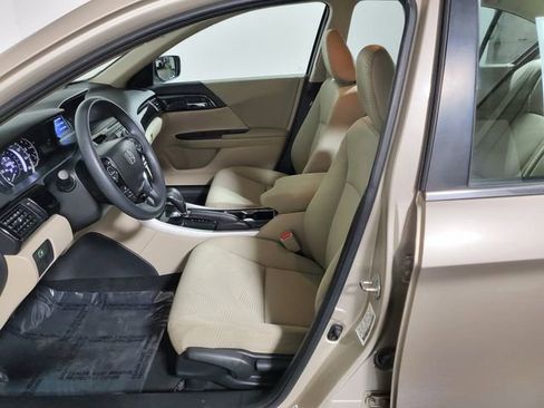 Used 2017 Honda Accord LX image 8