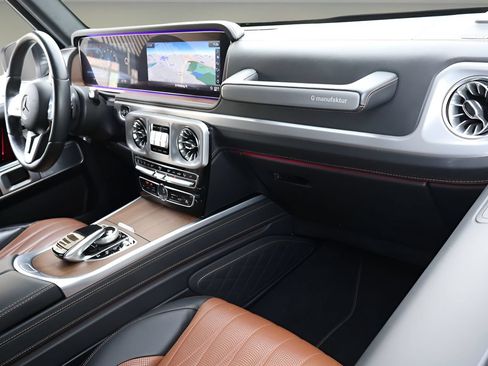 Used 2022 Mercedes-Benz G 550 image 24