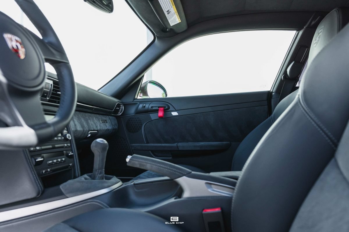 Used 2011 Porsche 911 GT2 RS RWD image 7