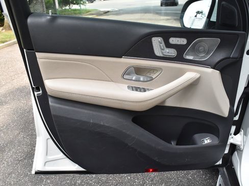 Used 2020 Mercedes-Benz GLS 450 4MATIC image 17