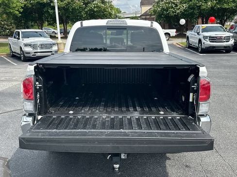 Used 2020 Toyota Tacoma TRD Off-Road AWD/4WD image 25