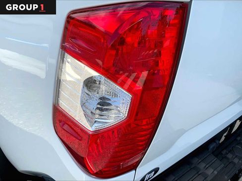 Used 2021 Toyota Tundra Limited w/ Limited Premium Package AWD/4WD image 27