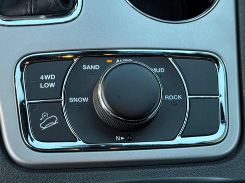Used 2018 Jeep Grand Cherokee Limited AWD/4WD image 52