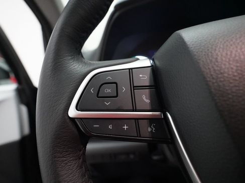 Used 2025 Toyota Sienna XLE FWD image 18