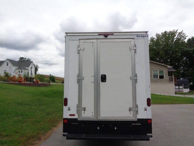 Used 2021 Chevrolet Express 3500 w/ Power Convenience Package RWD image 4