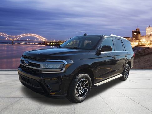 Used 2024 Ford Expedition XLT image 1