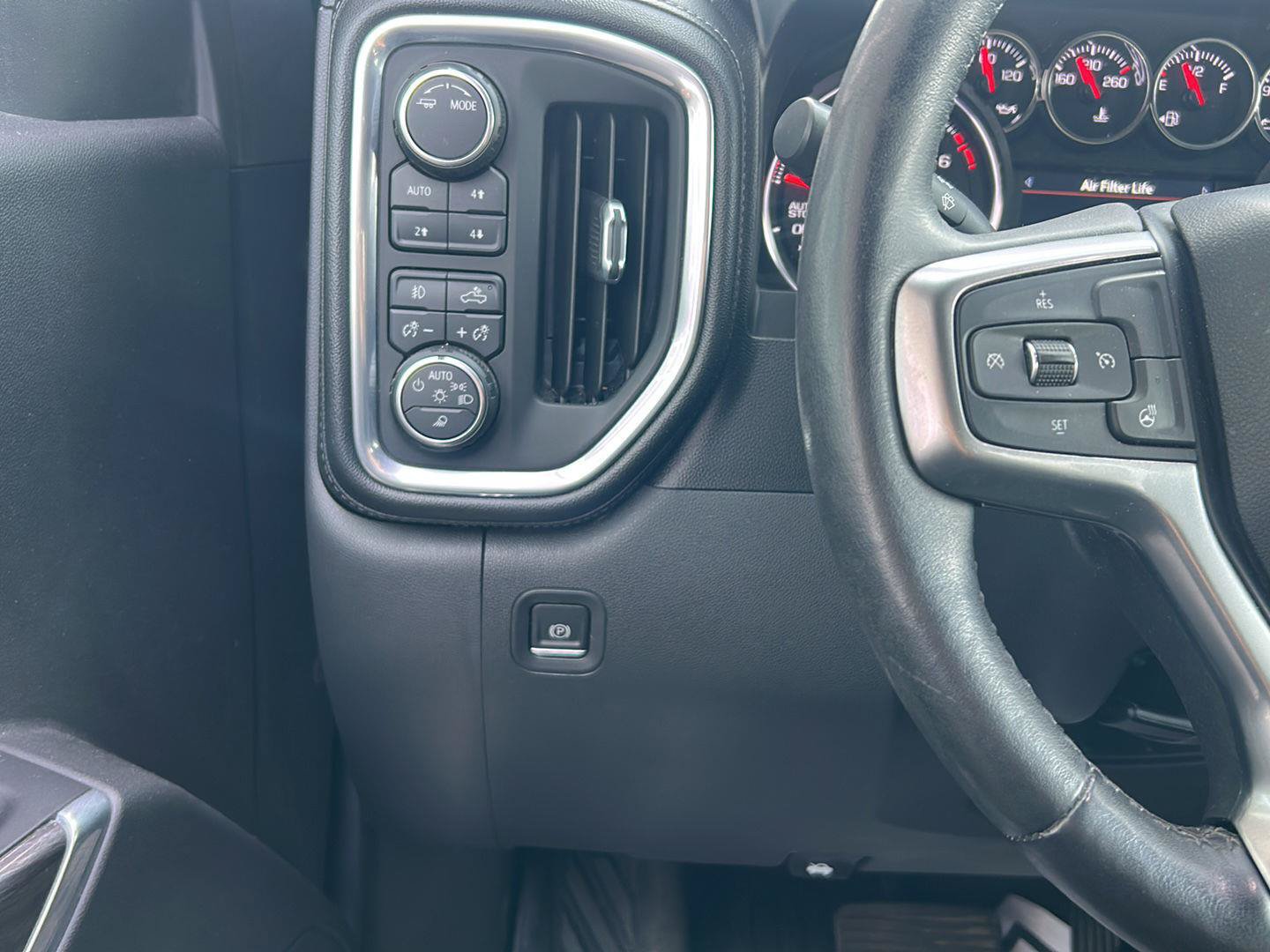 Used 2021 Chevrolet Silverado 1500 LTZ AWD/4WD image 13