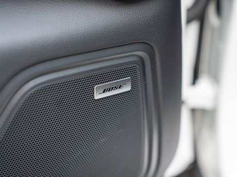 Used 2025 Porsche Macan image 11