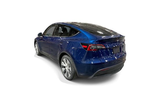 Certified 2023 Tesla Model Y Long Range AWD/4WD image 4