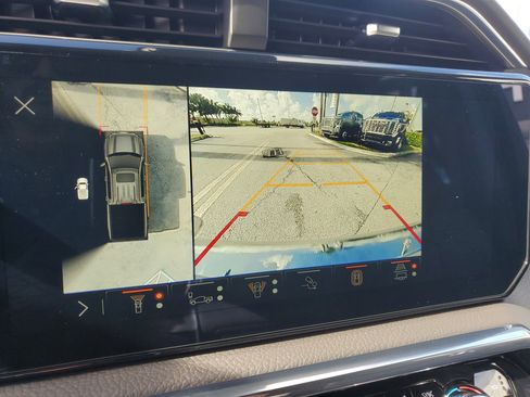 Used 2024 GMC Sierra 1500 Denali w/ Technology Package image 11