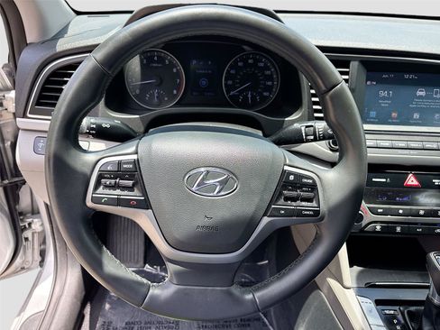 Used 2017 Hyundai Elantra SE w/ SE A/T Tech Package 03 FWD image 11